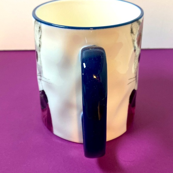 Vintage Hipster-Cat In A Beautiful Blouse With String Of Pearls And Matching Bow - Picture 2 of 6